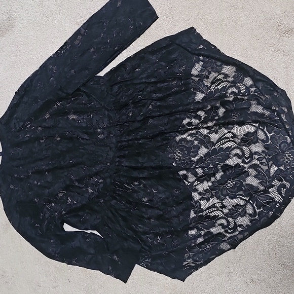 Black Lace Button-Up Tunic - Picture 5 of 9